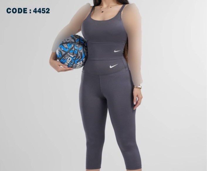 ست نیمتنه کاپدار و شلوارک ورزشی NIKE