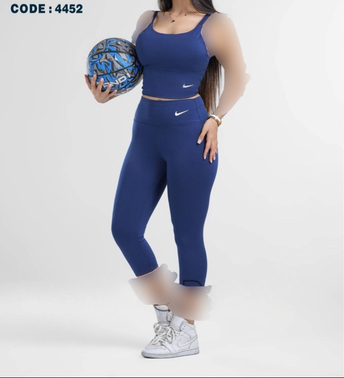 ست نیمتنه کاپدار و شلوارک ورزشی NIKE